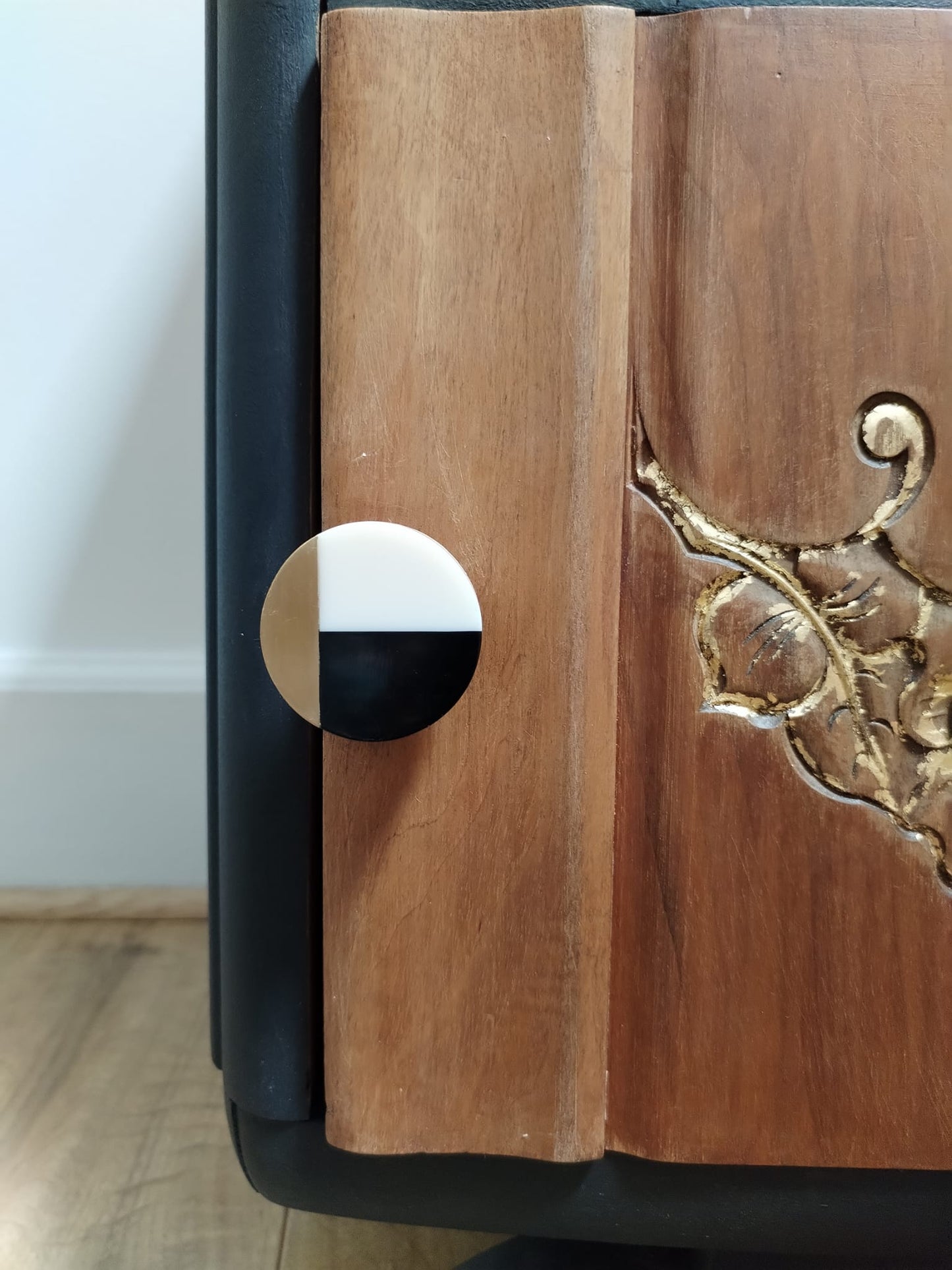 Table de chevet Gabin bois, marbre, noir et or