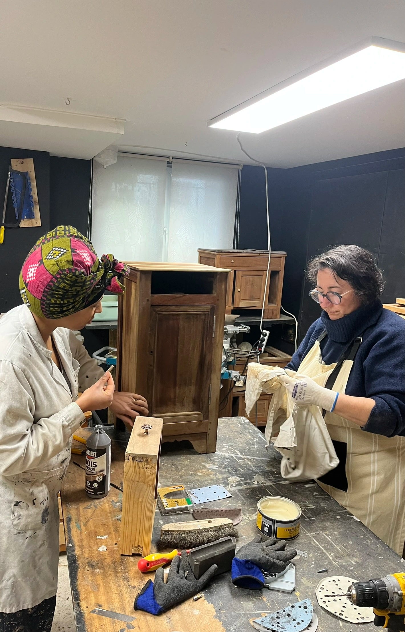 Atelier DIY rénovation restauration meuble vintage bois idée cadeau artisanal orignal Fête des Mères 2026