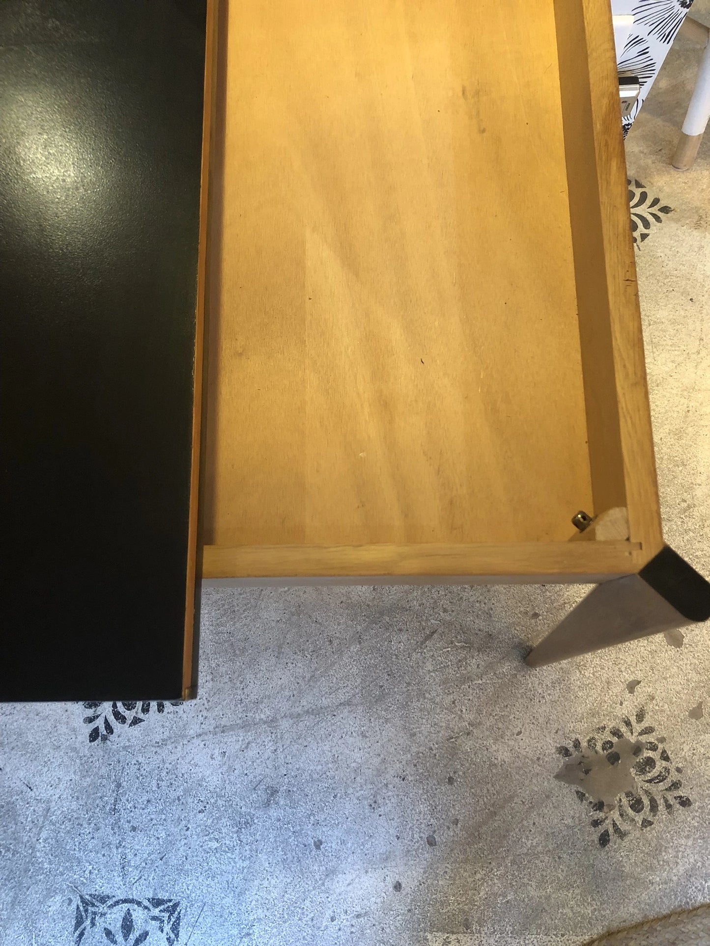 Table Gaïa bois et noir scandinave pieds compas