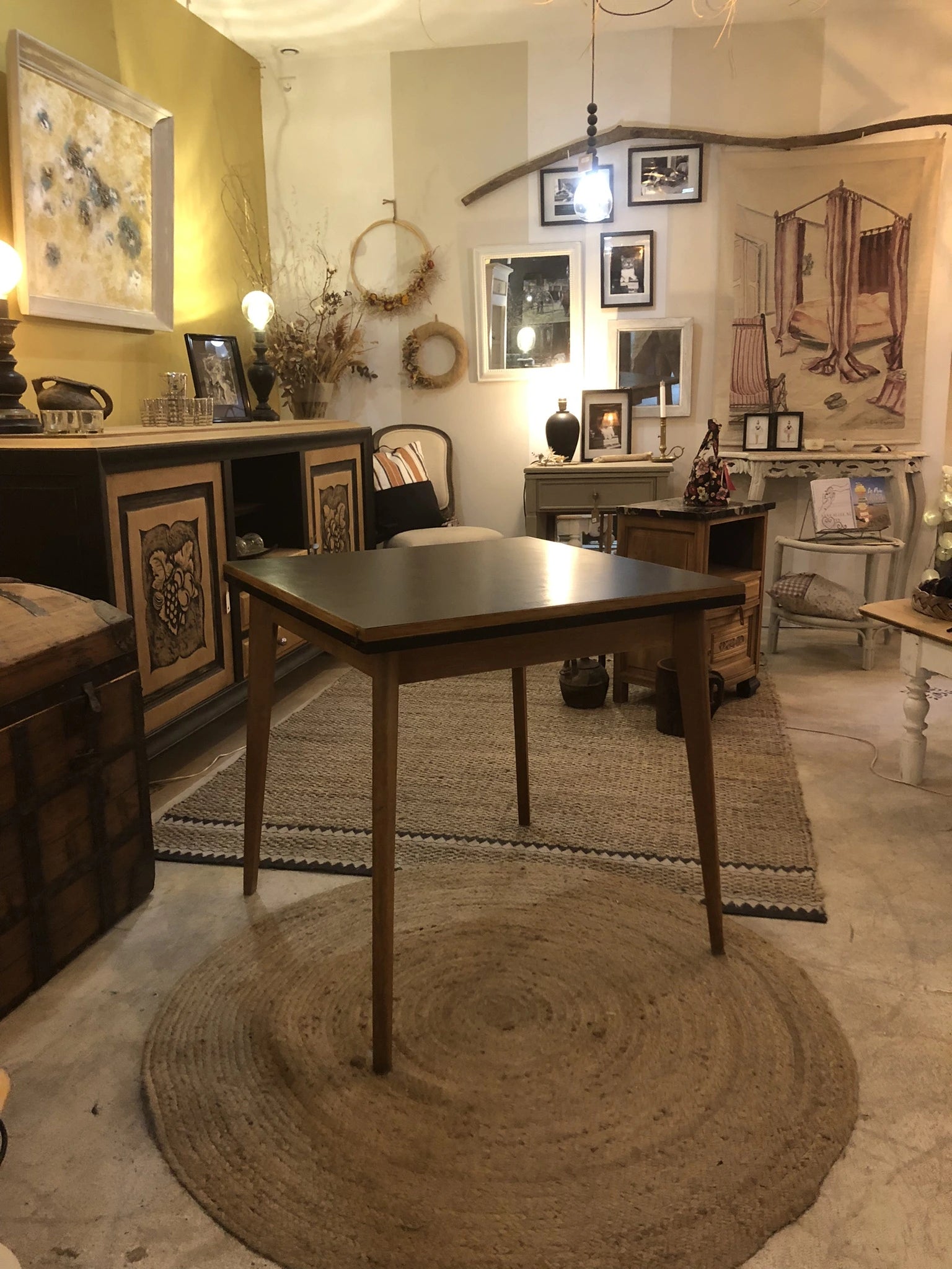 Table Gaïa bois et noir scandinave pieds compas