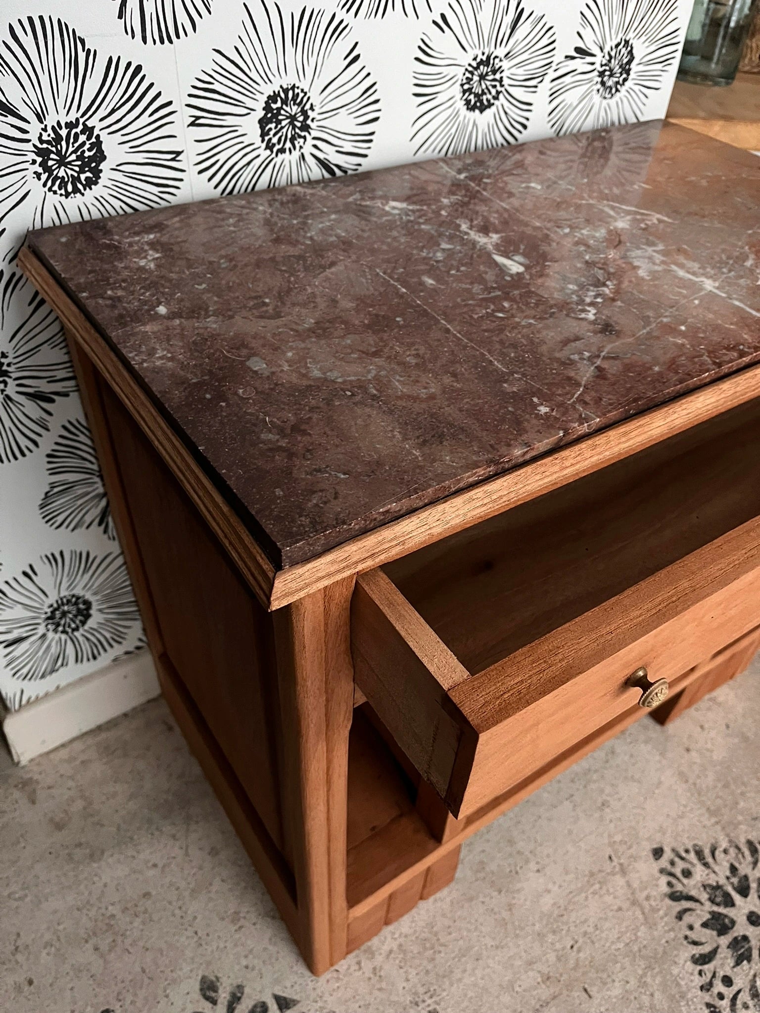 Duo tables de chevet vintage Art Déco Jada et Rosa bois et marbre