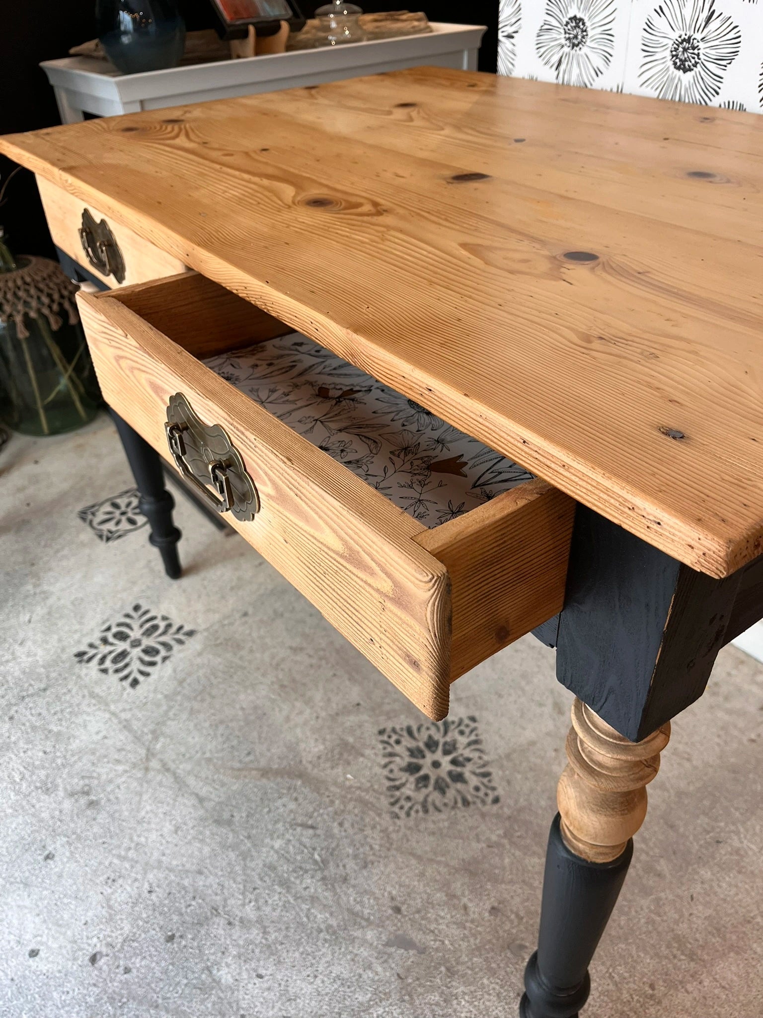 Bureau table vintage bois massif 2 tiroirs