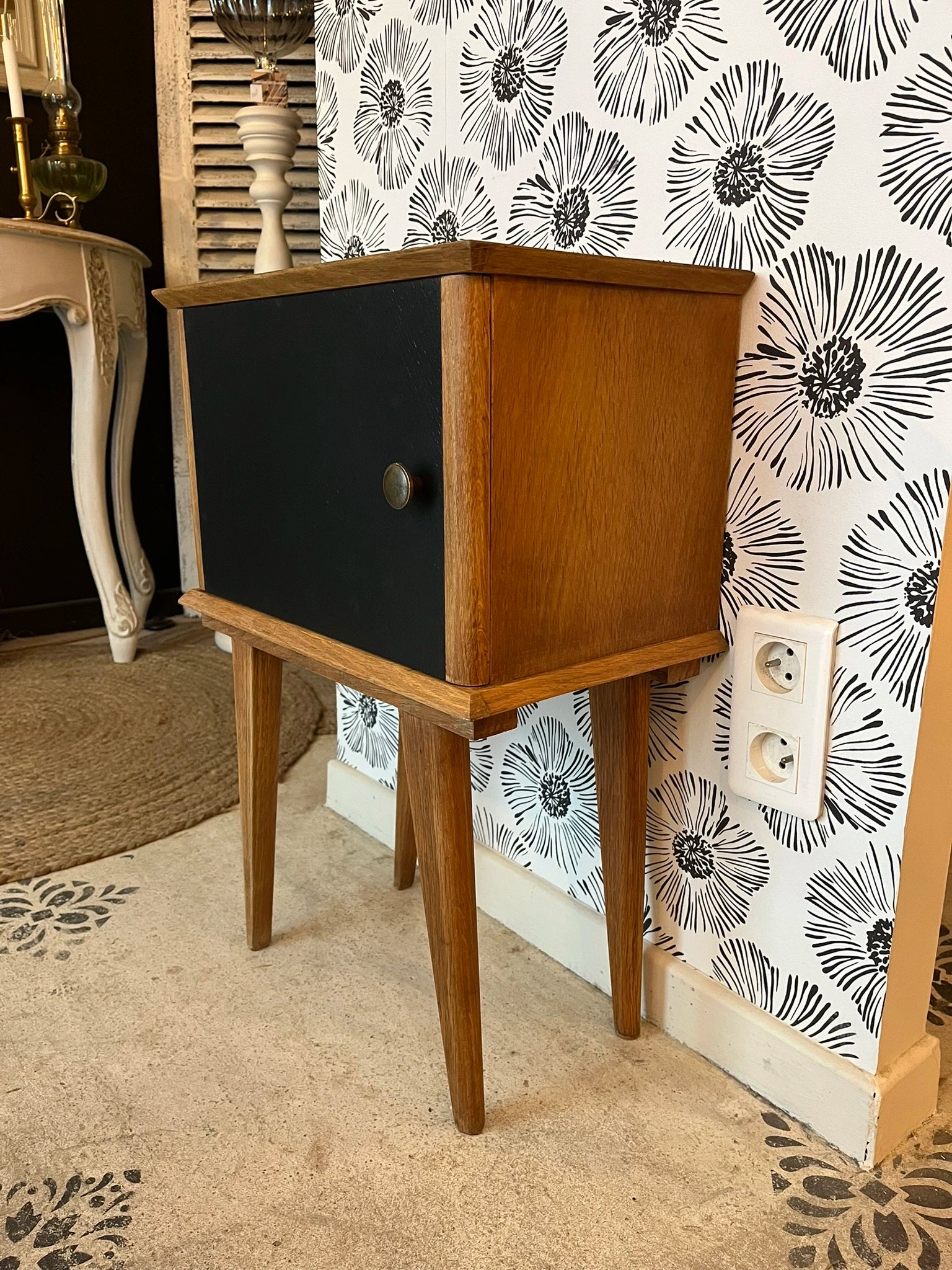 table de chevet scandinave bois et noir