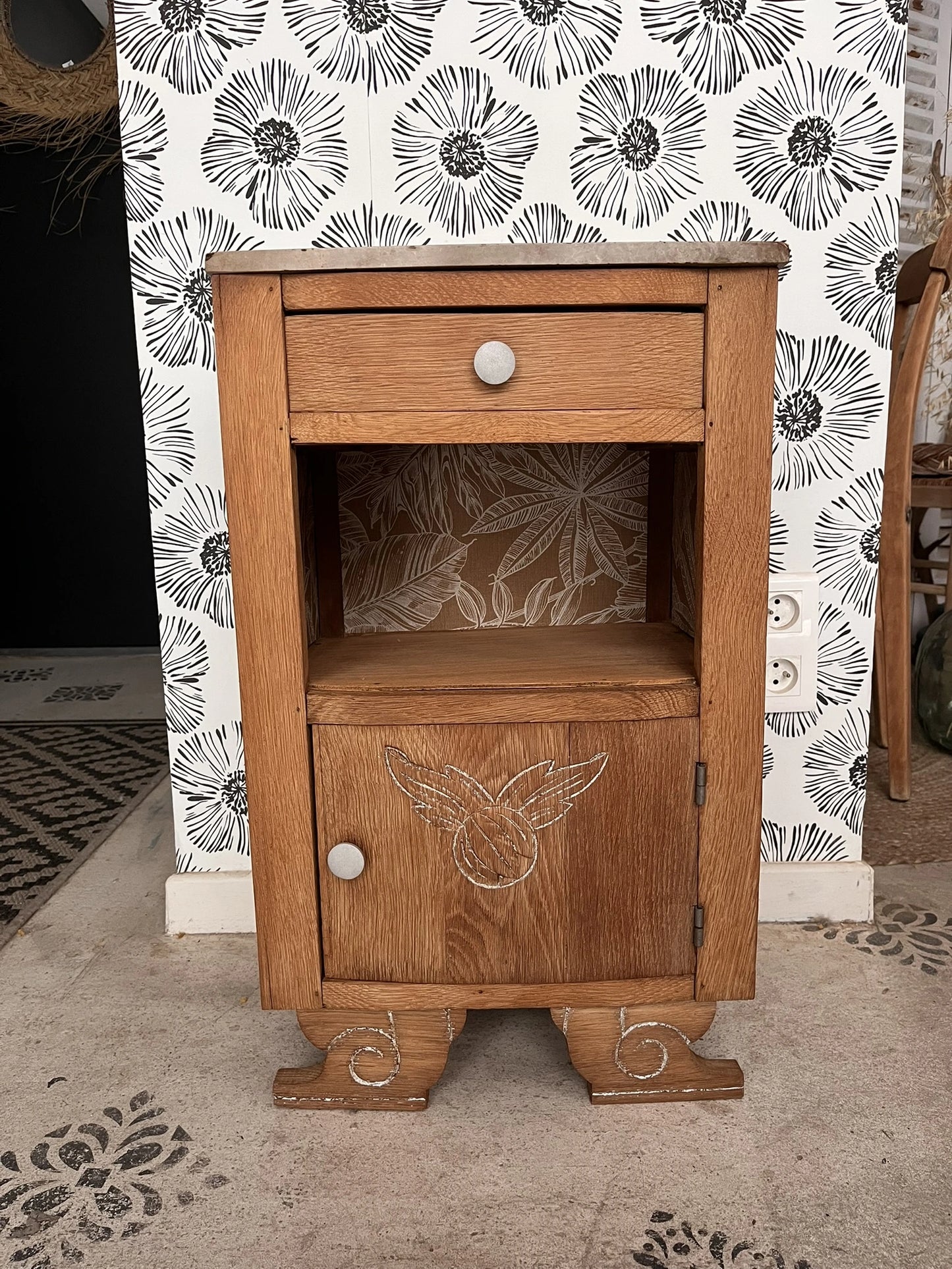 Table de chevet vintage Art Déco Eglantine bois et marbre Bordeaux