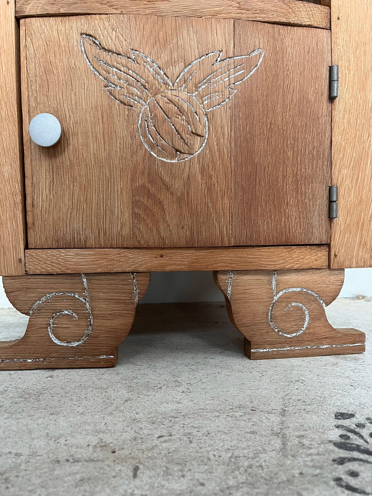 Table de chevet vintage Art Déco Eglantine bois et marbre Bordeaux
