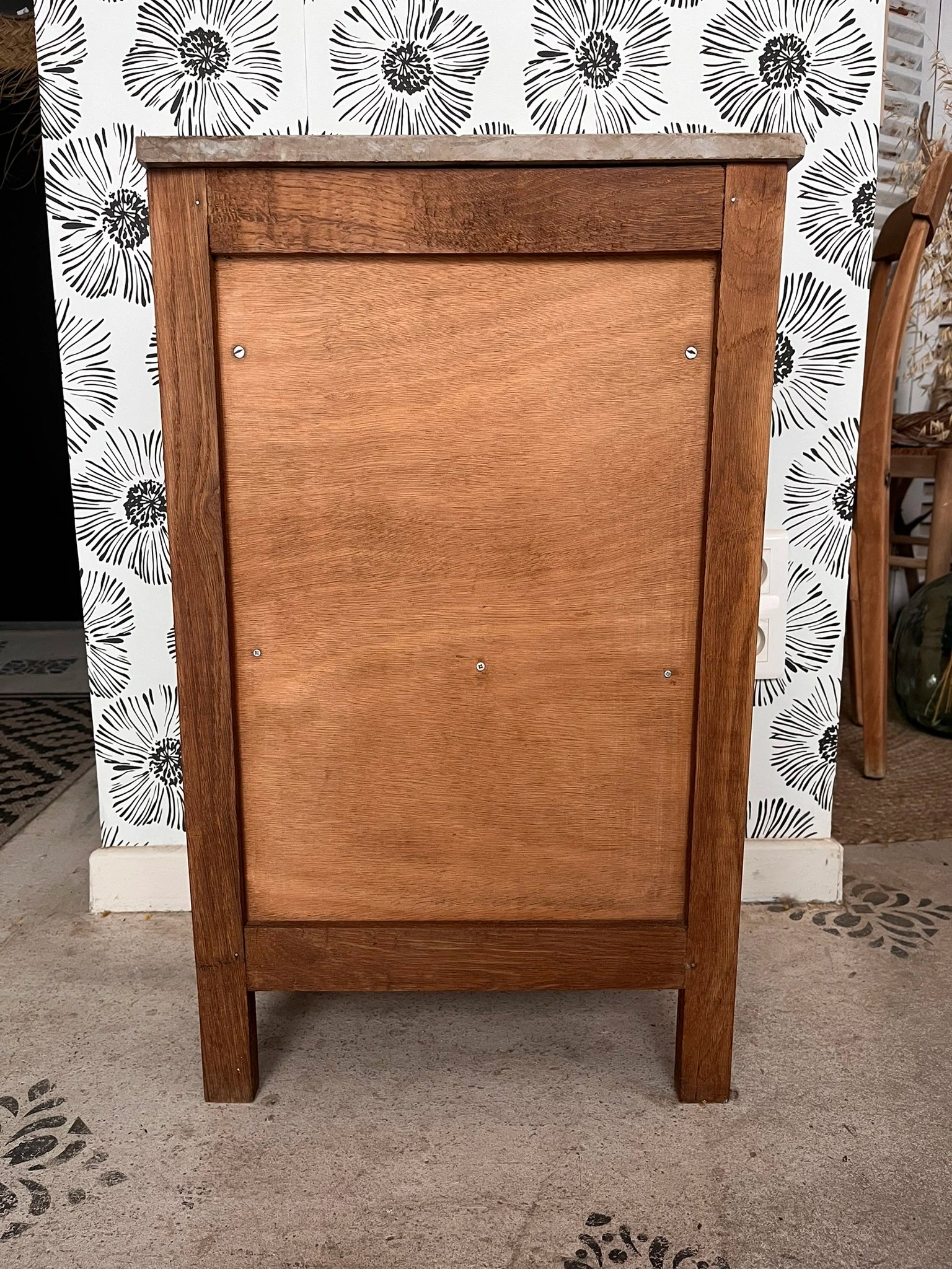 Table de chevet vintage Art Déco Eglantine bois et marbre Bordeaux