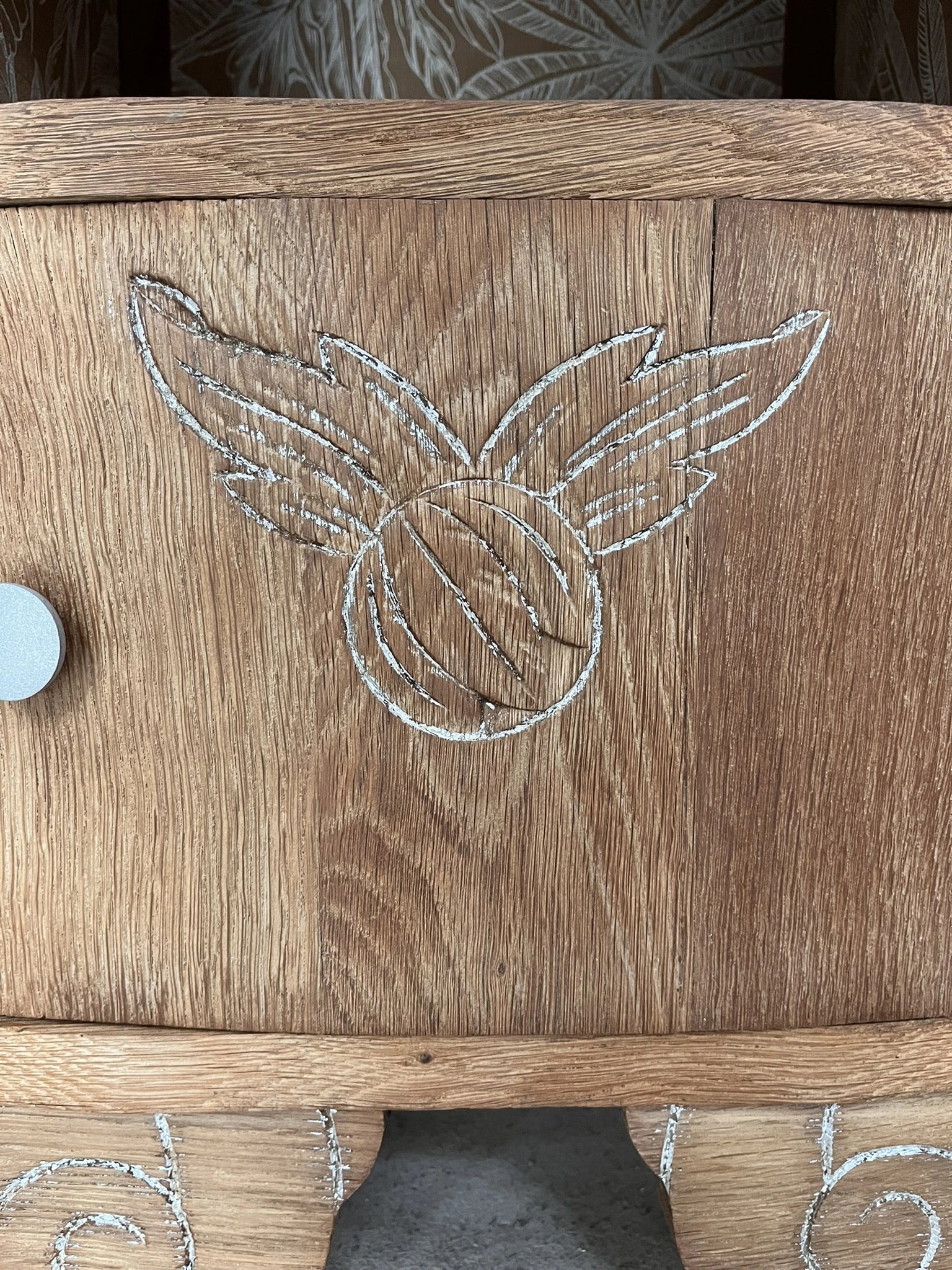 Table de chevet vintage Art Déco Eglantine bois et marbre Bordeaux