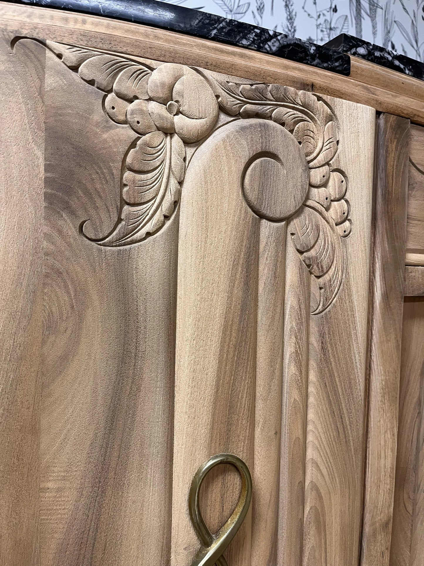 Grand buffet vintage Art Déco Ysandre 3 portes 1 tiroir bois massif et marbre