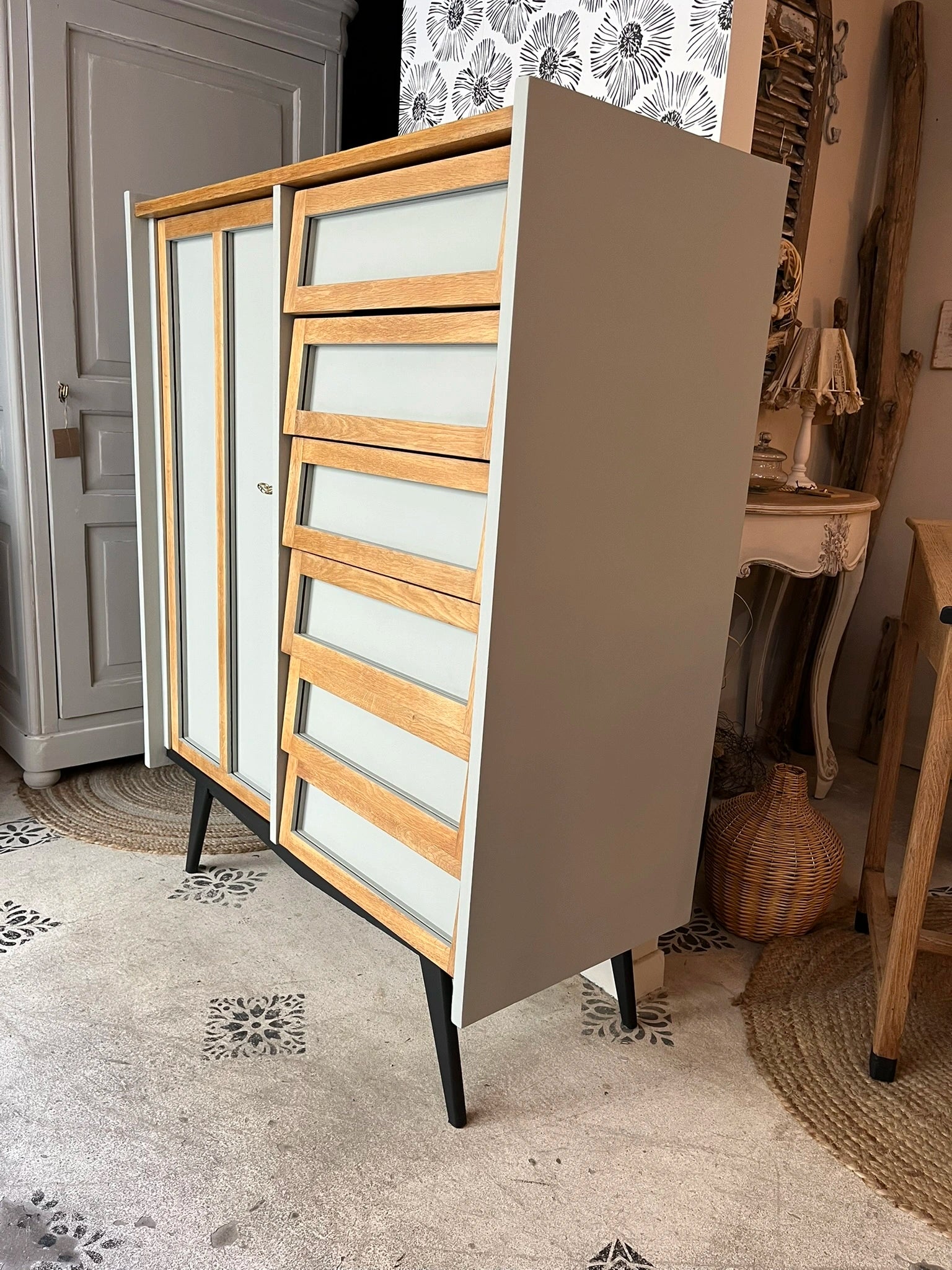 Buffet bois scandinave pieds compas