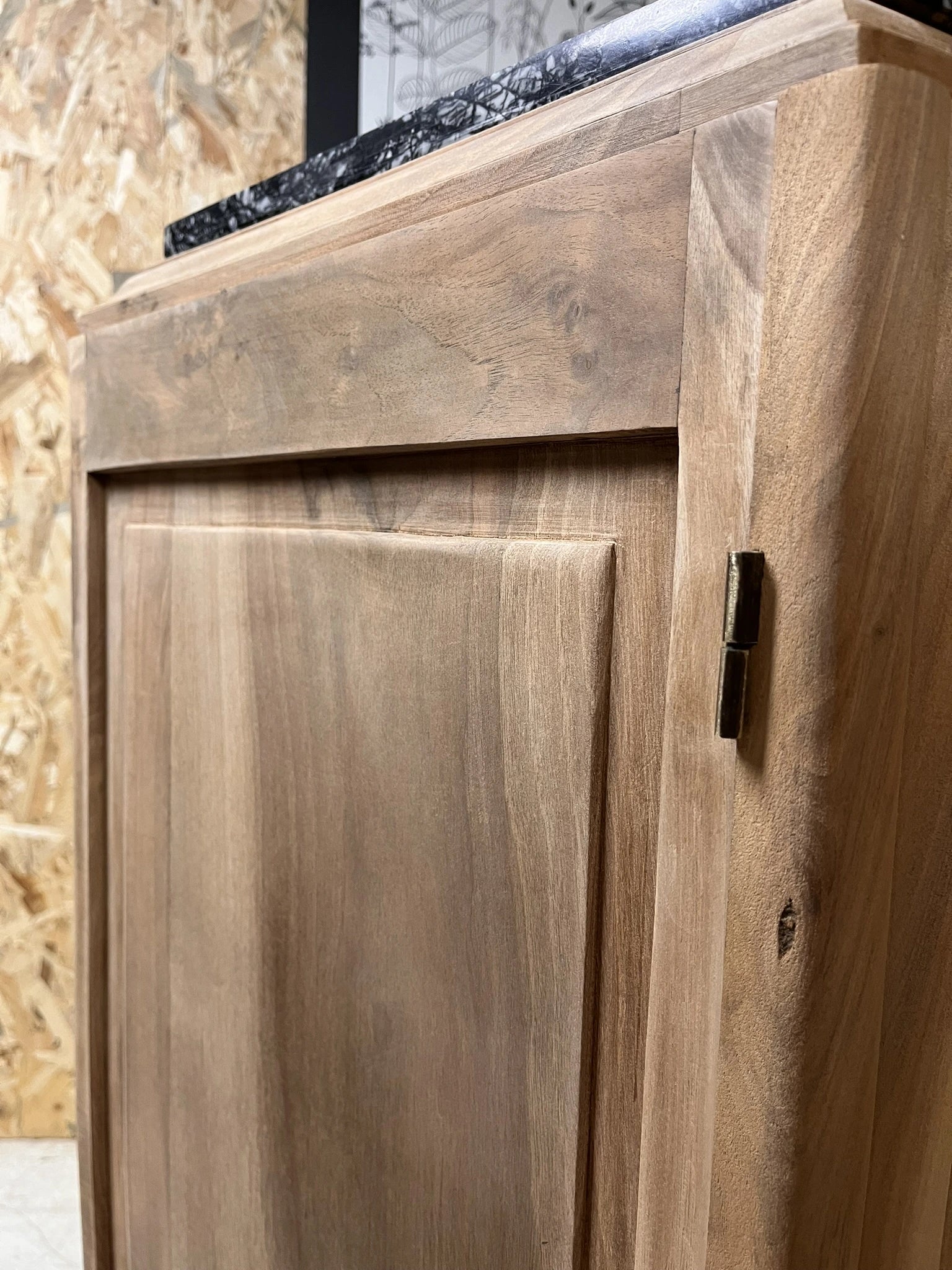 Buffet vintage Art Déco Ysandre bois massif marbre 3 portes 1 tiroir Bordeaux