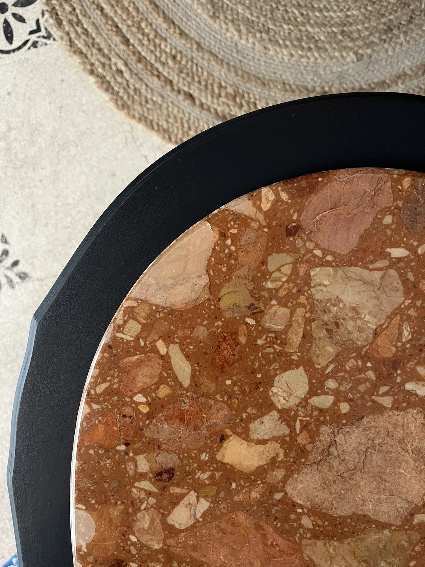 Table basse vintage Mathilda bois et marbre rose