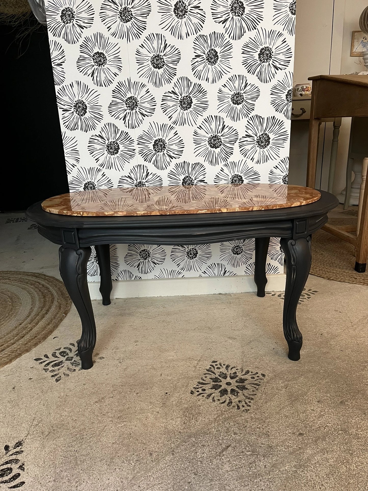 Table basse vintage Mathilda bois et marbre rose