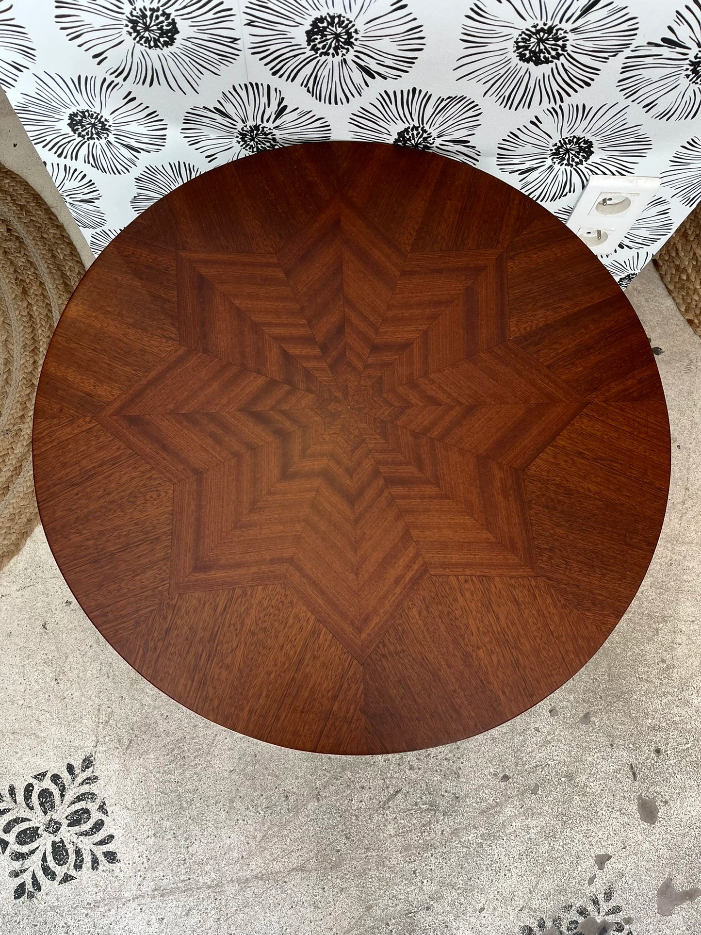 table basse scandinave marqueterie bois pieds compas