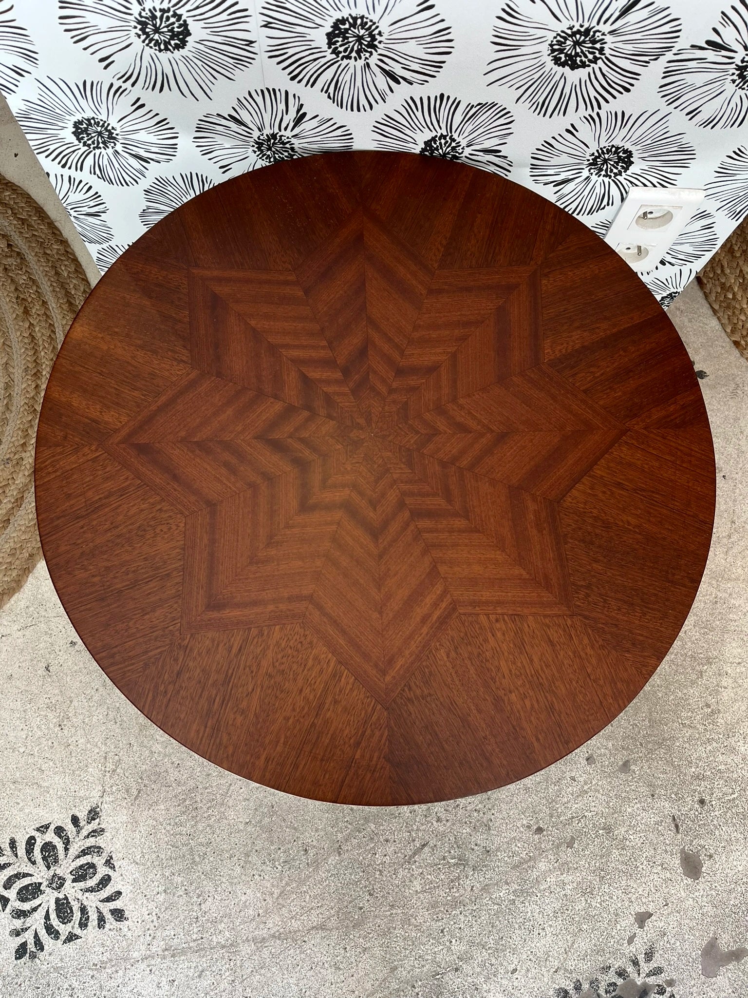 table basse scandinave marqueterie bois pieds compas