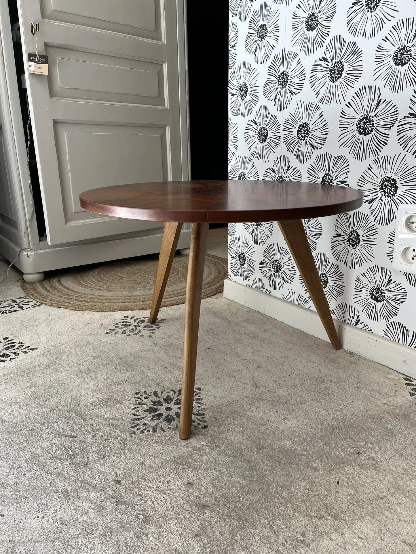 table basse scandinave marqueterie bois pieds compas