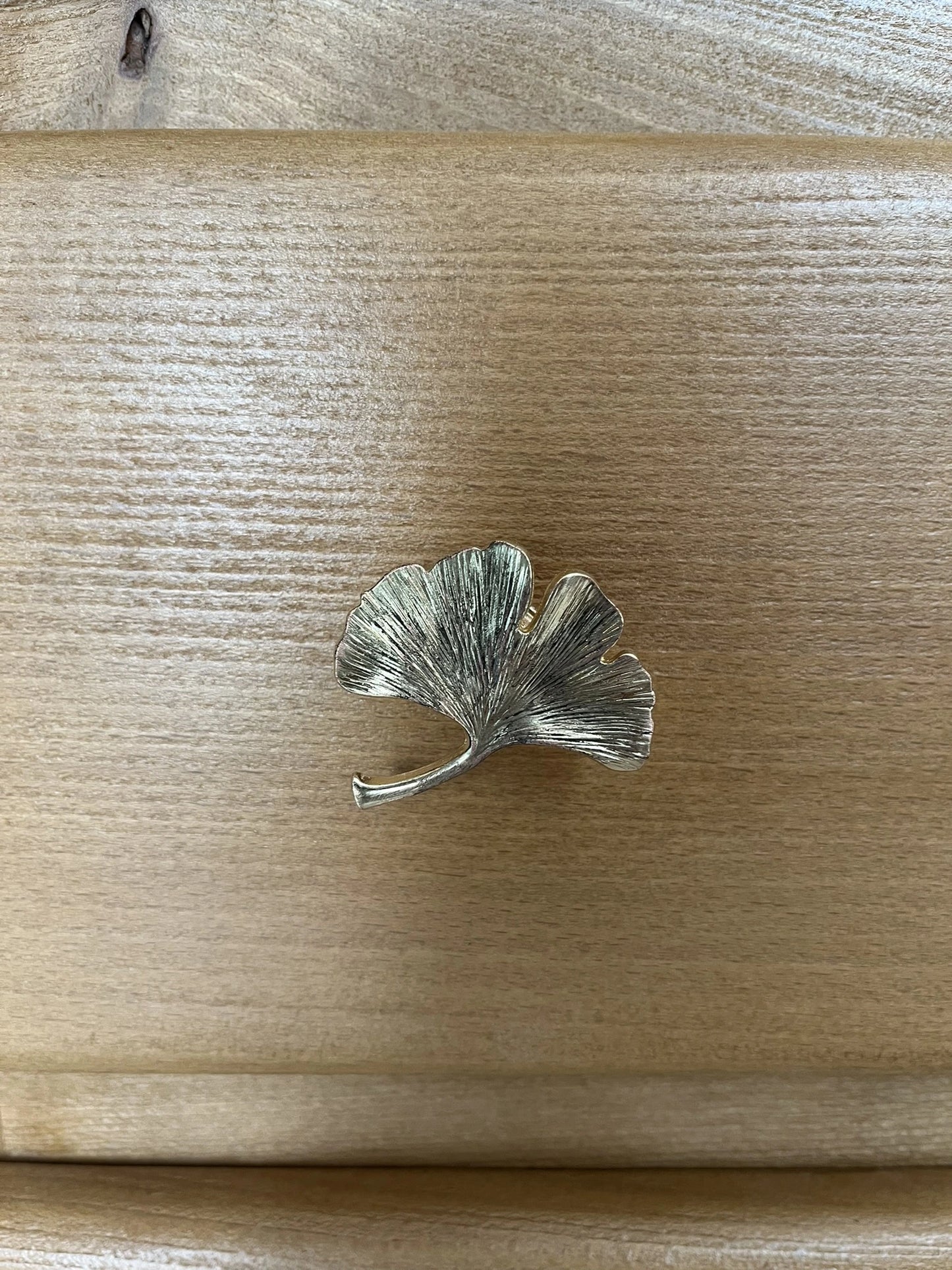 Commode Hanaé bois Art Déco feuilles de ginkgo