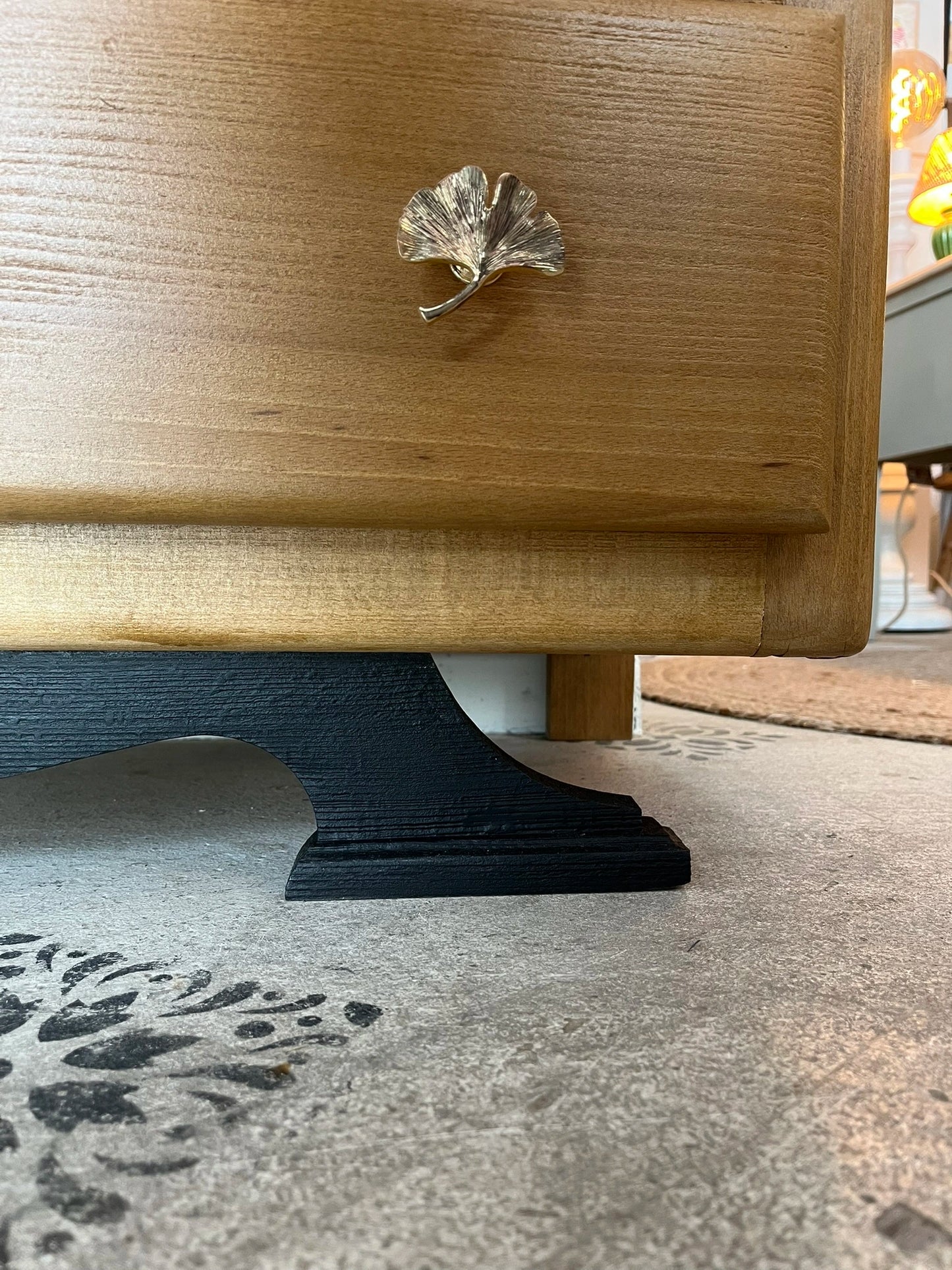 Commode Hanaé bois Art Déco feuilles de ginkgo