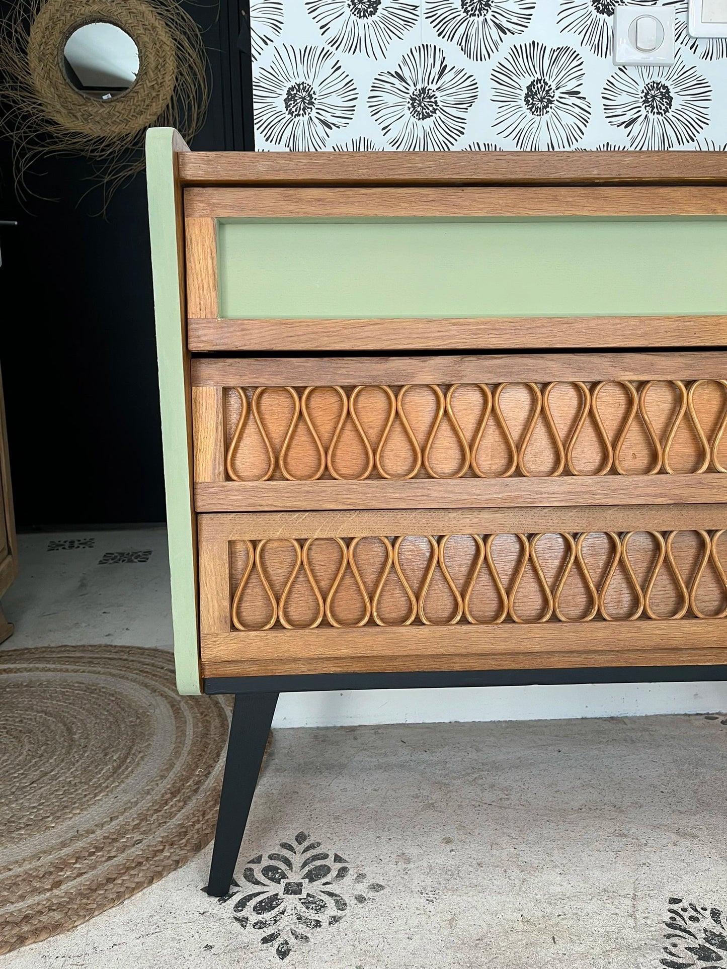 Commode Isadora années 50-70 scandinave rotin pieds compas