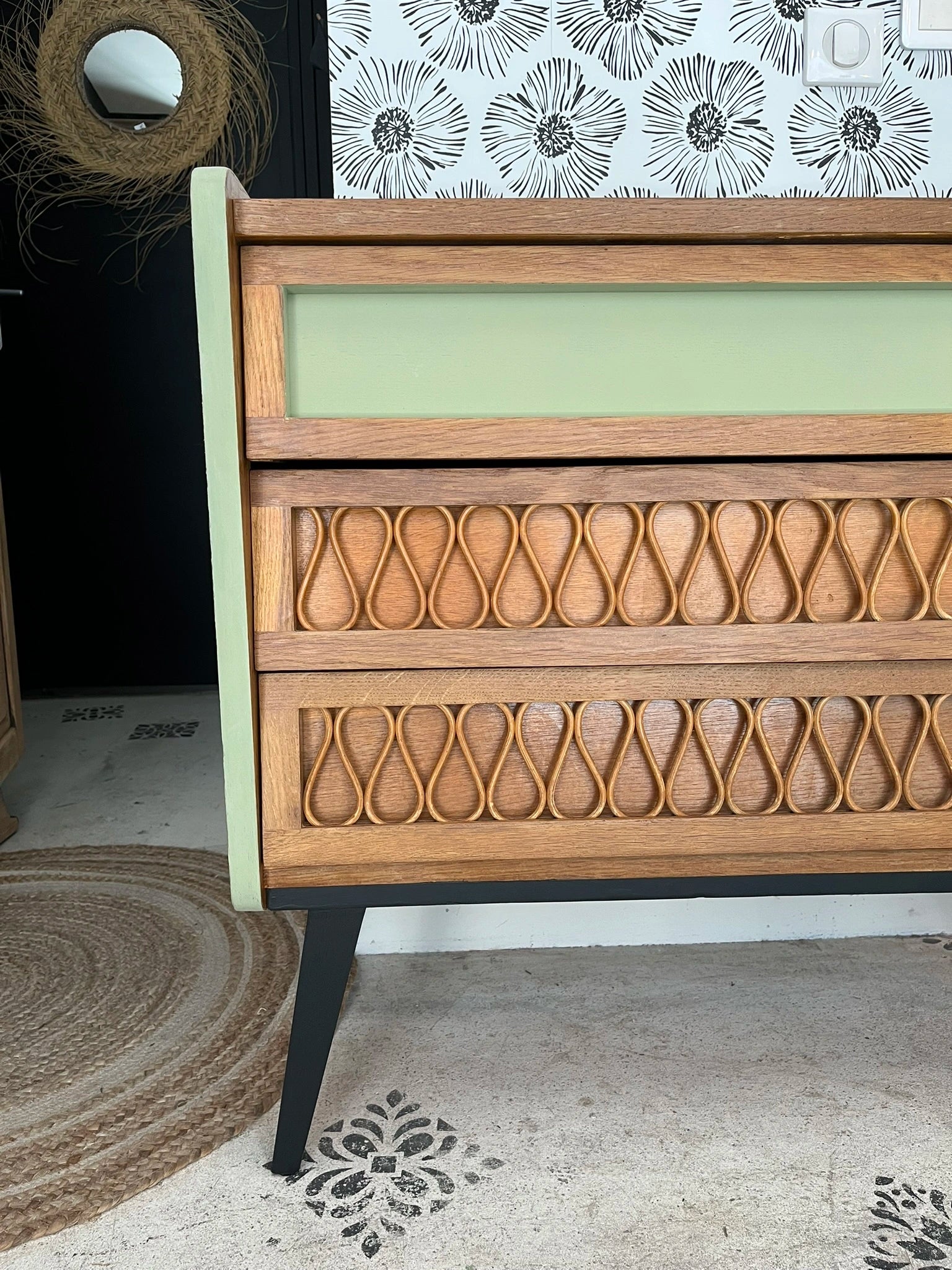 Commode Isadora années 50-70 scandinave rotin pieds compas