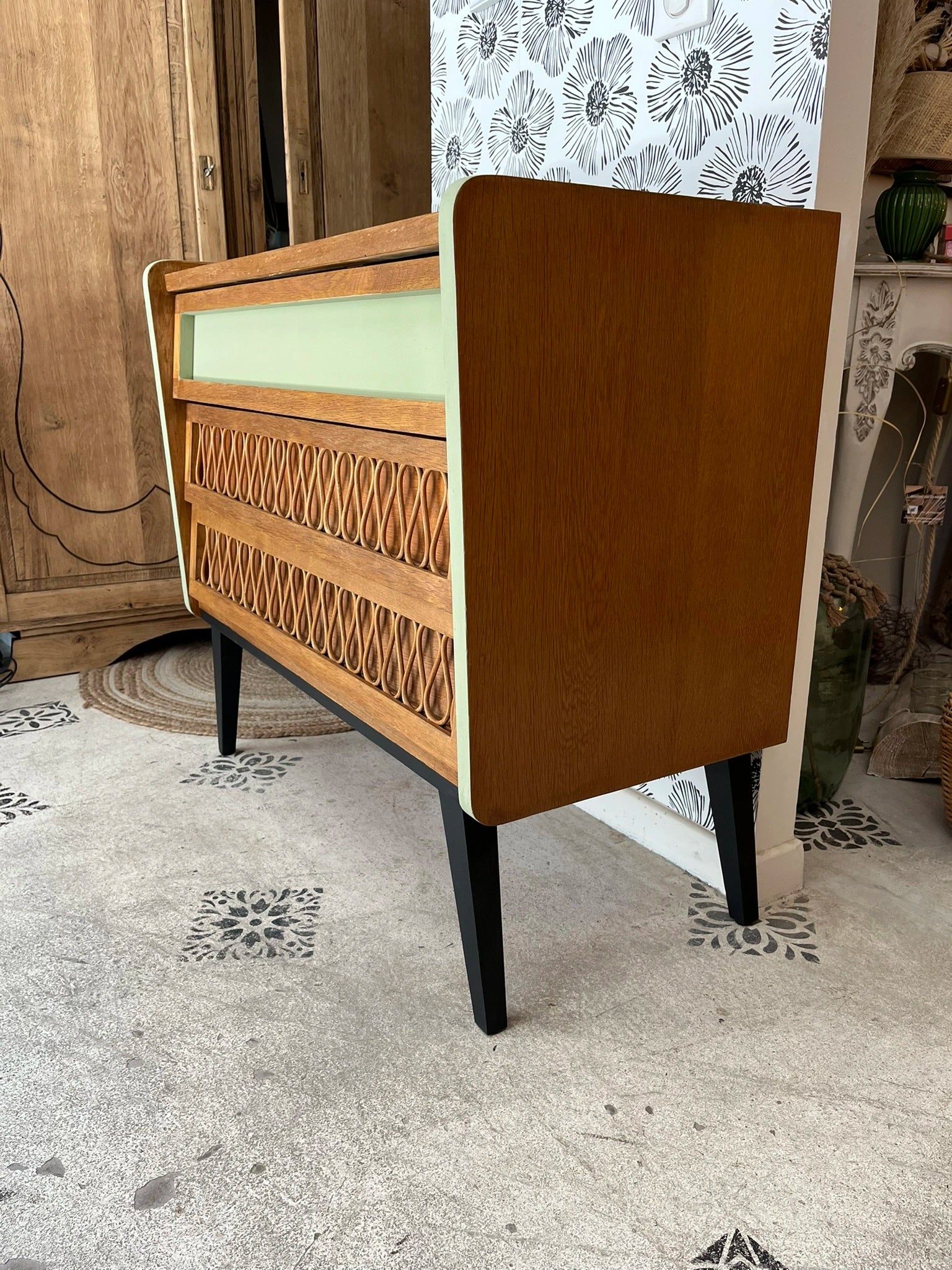 Commode Isadora années 50-70 scandinave rotin pieds compas