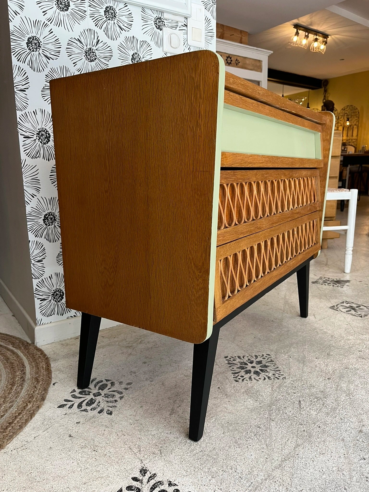 Commode Isadora années 50-70 scandinave rotin pieds compas