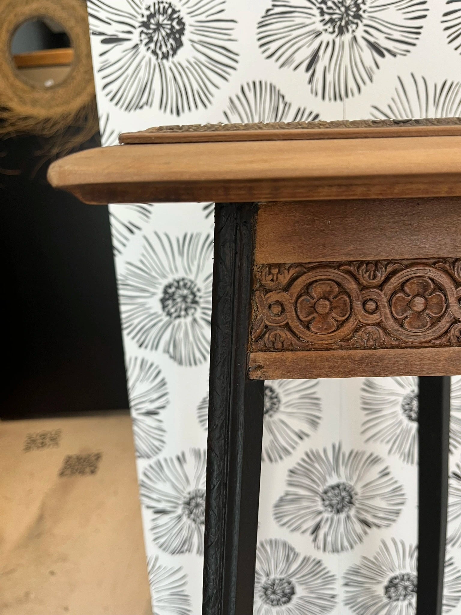 Sellette porte-plante, support plante bois massif, noir et gris