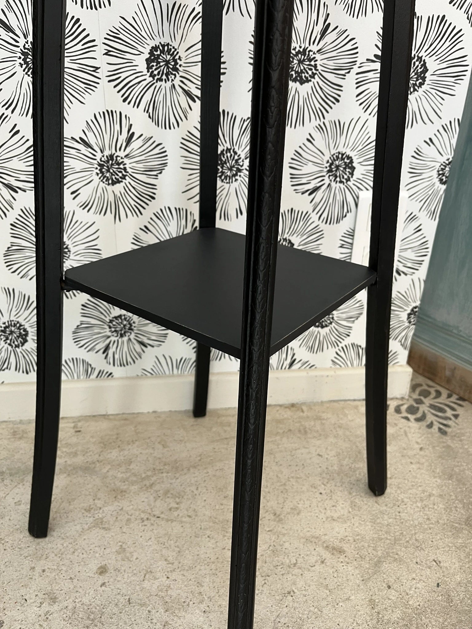 Sellette porte-plante, support plante bois massif, noir et gris