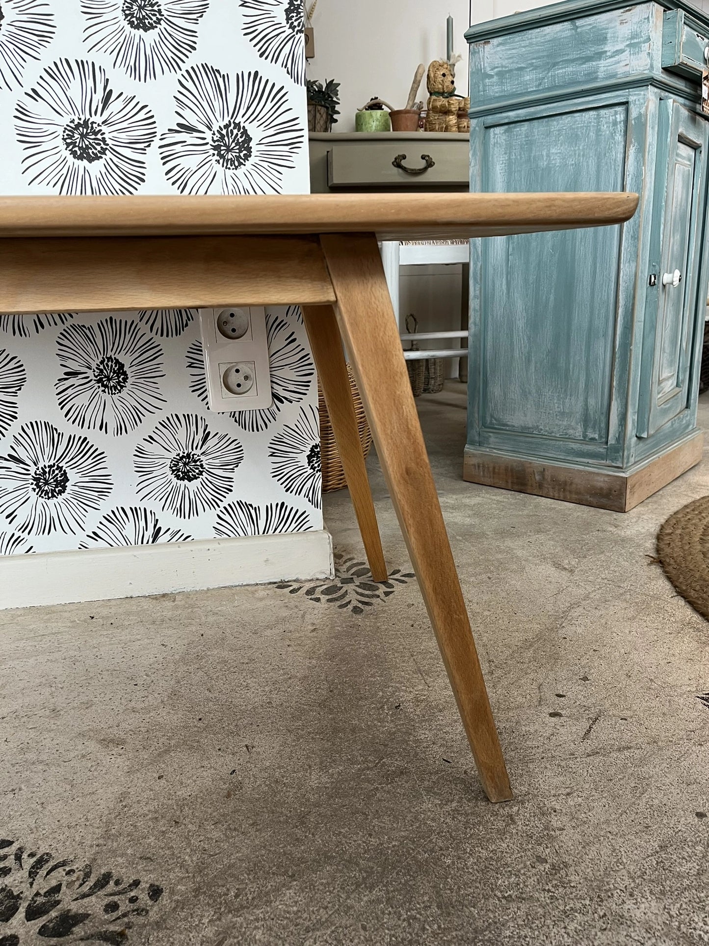 table basse Gina bois scandinave pieds compas années 50 années 60 années 70