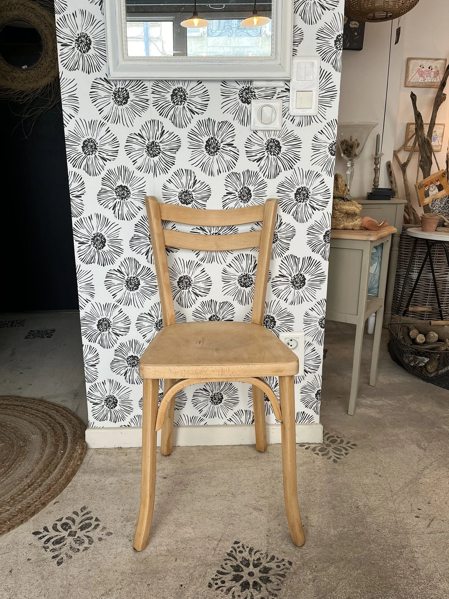 Chaise vintage bistrot Baumann Nao bois scandinave