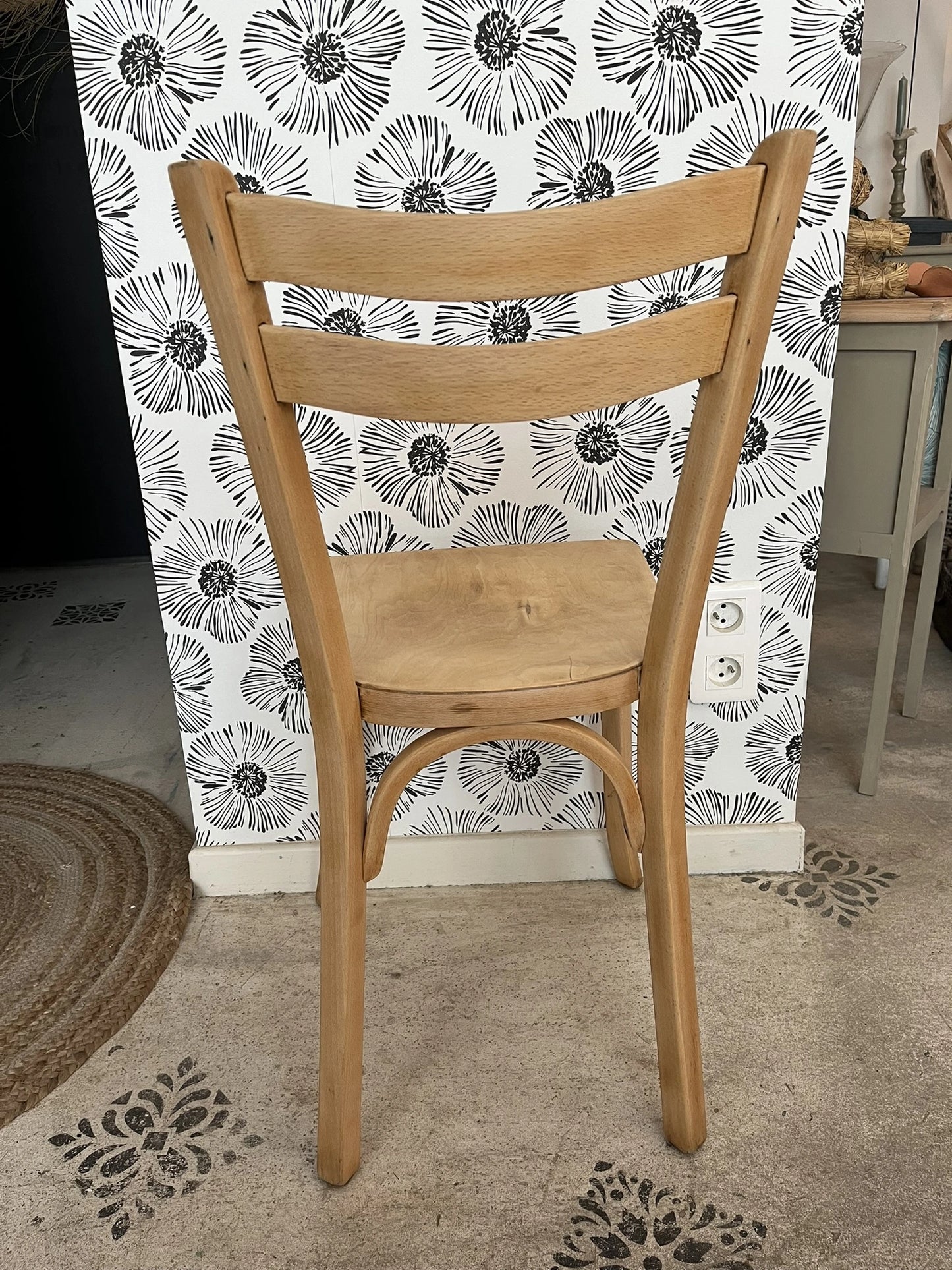 Chaise vintage bistrot Baumann Nao bois scandinave