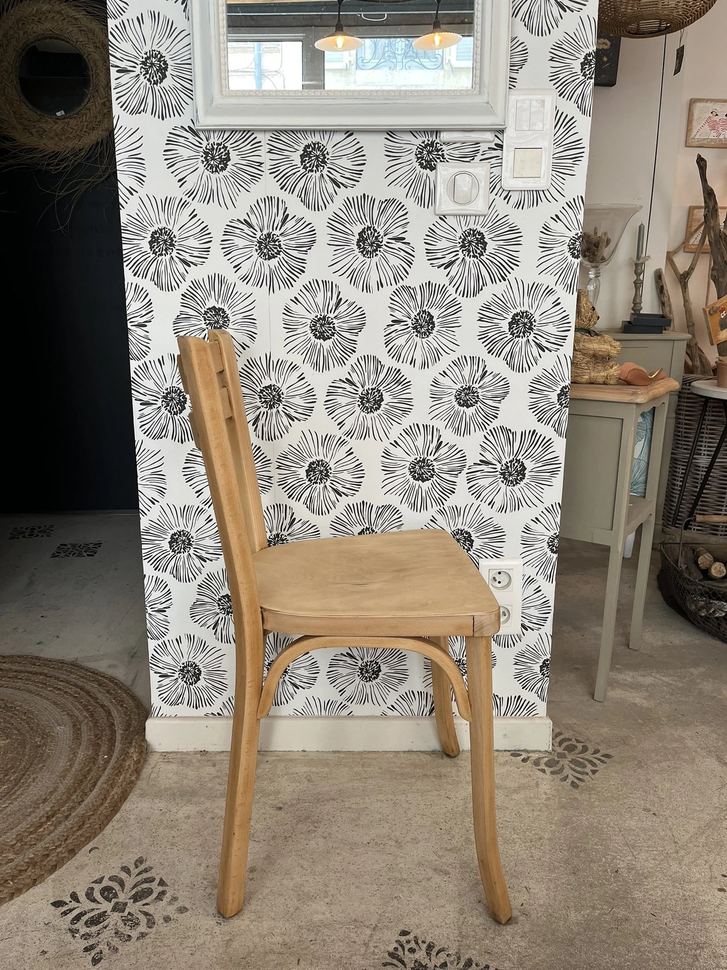 Chaise vintage bistrot Baumann Nao bois scandinave