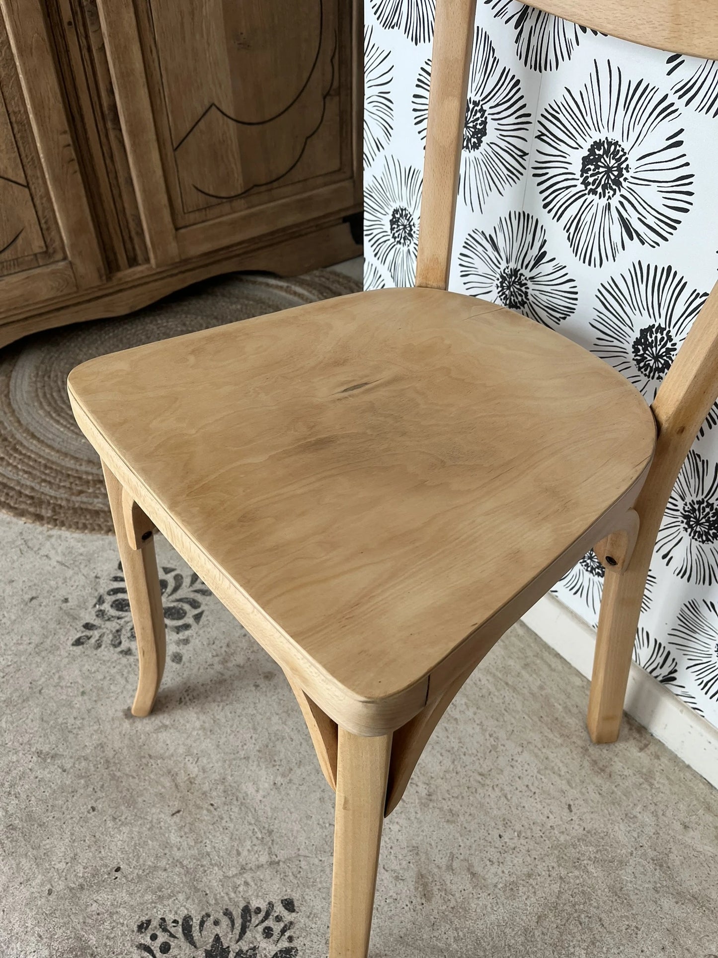 Chaise vintage bistrot Baumann Nao bois scandinave