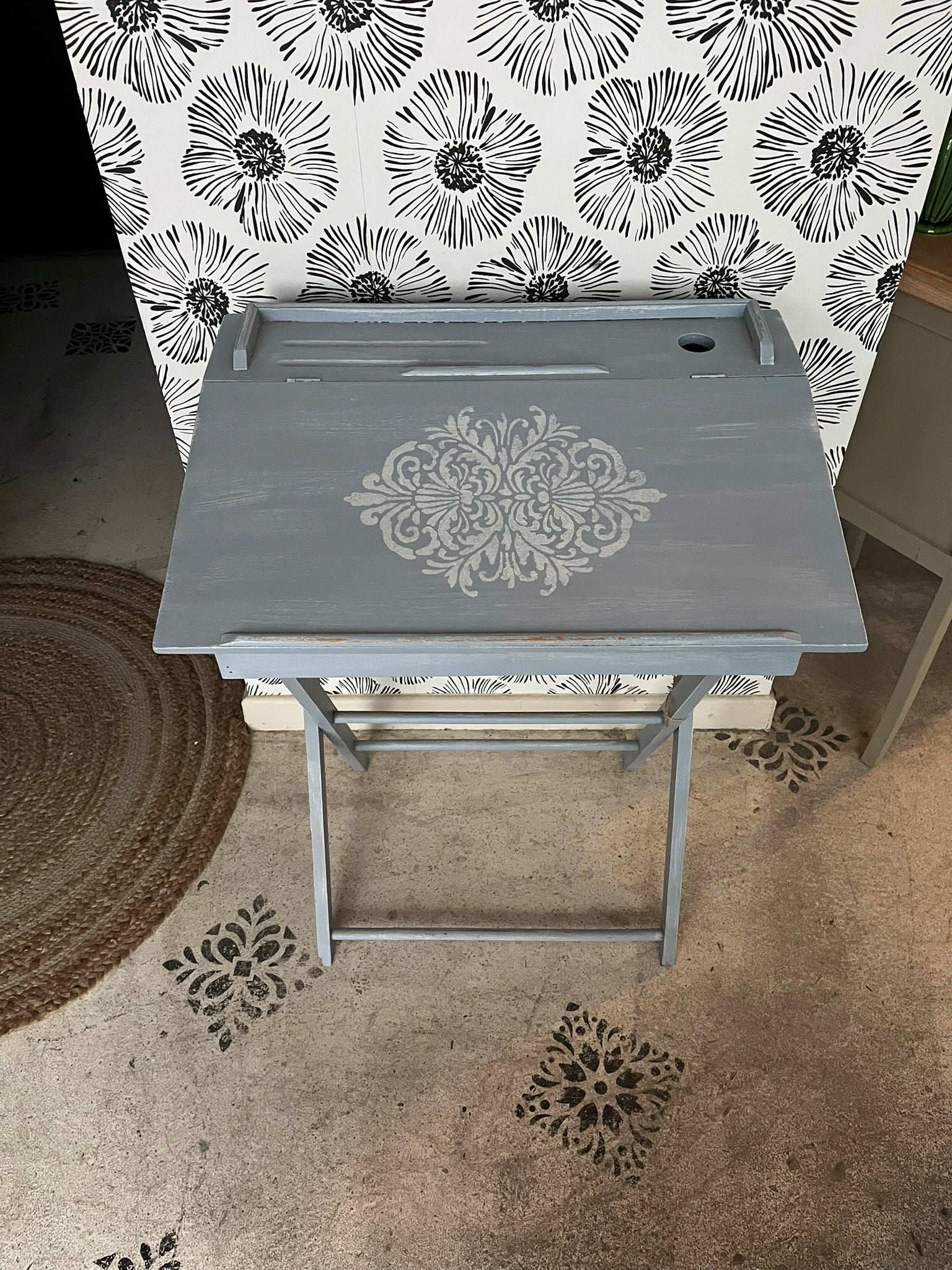 Pupitre bureau d'enfant Barnabé bois vintage repliable avec rangement