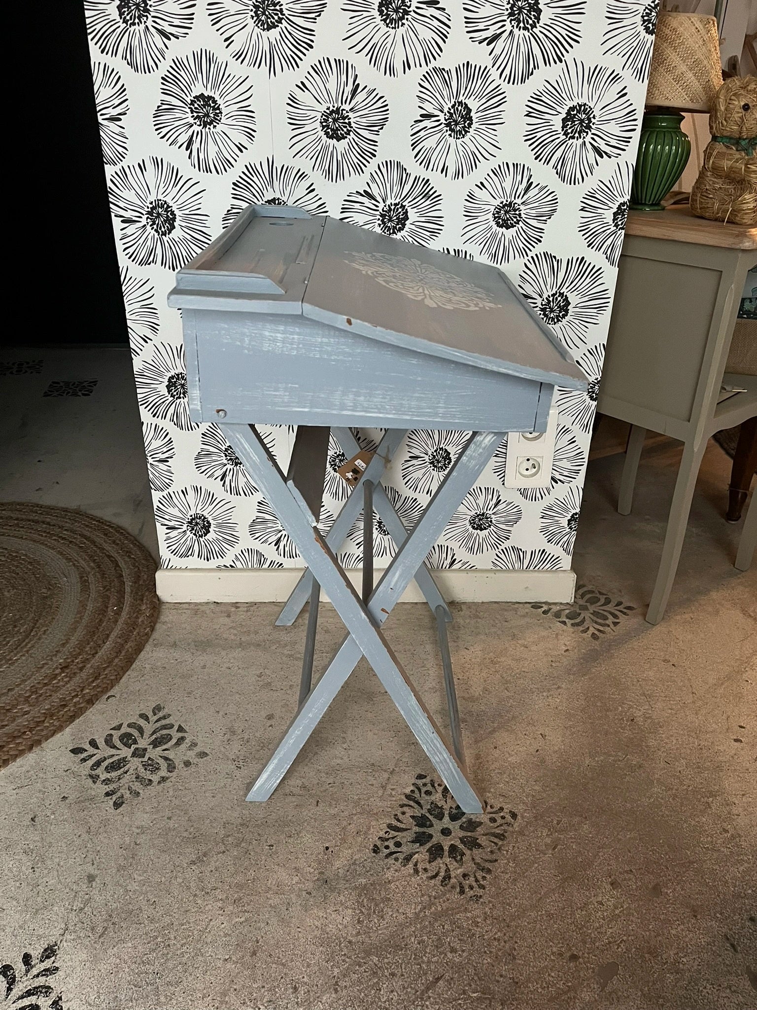 Pupitre bureau d'enfant Barnabé bois vintage repliable avec rangement