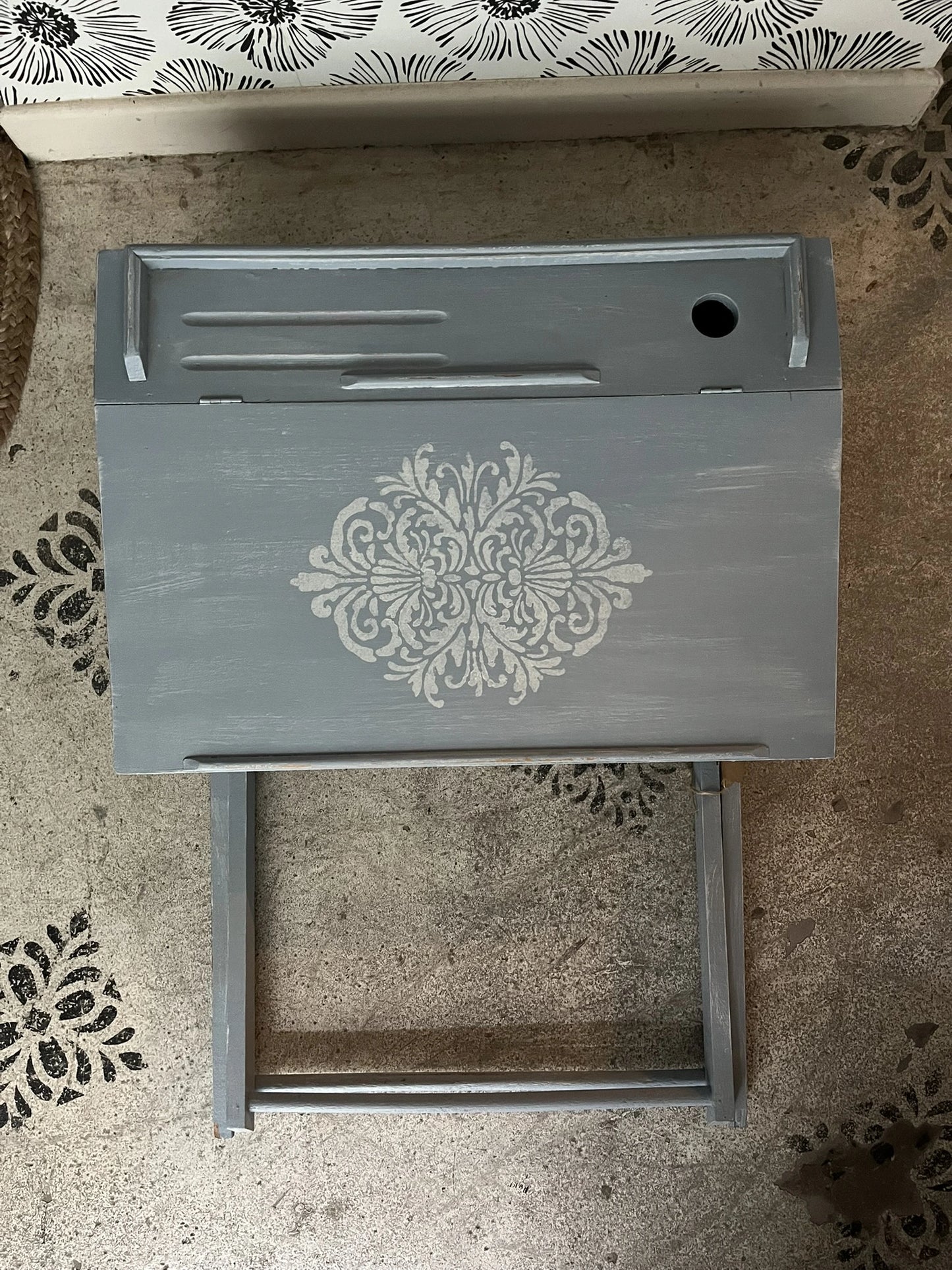 Pupitre bureau d'enfant Barnabé bois vintage repliable avec rangement