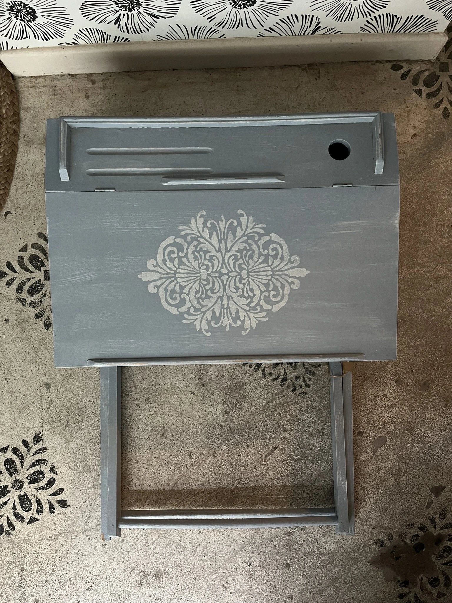 Pupitre bureau d'enfant Barnabé bois vintage repliable avec rangement