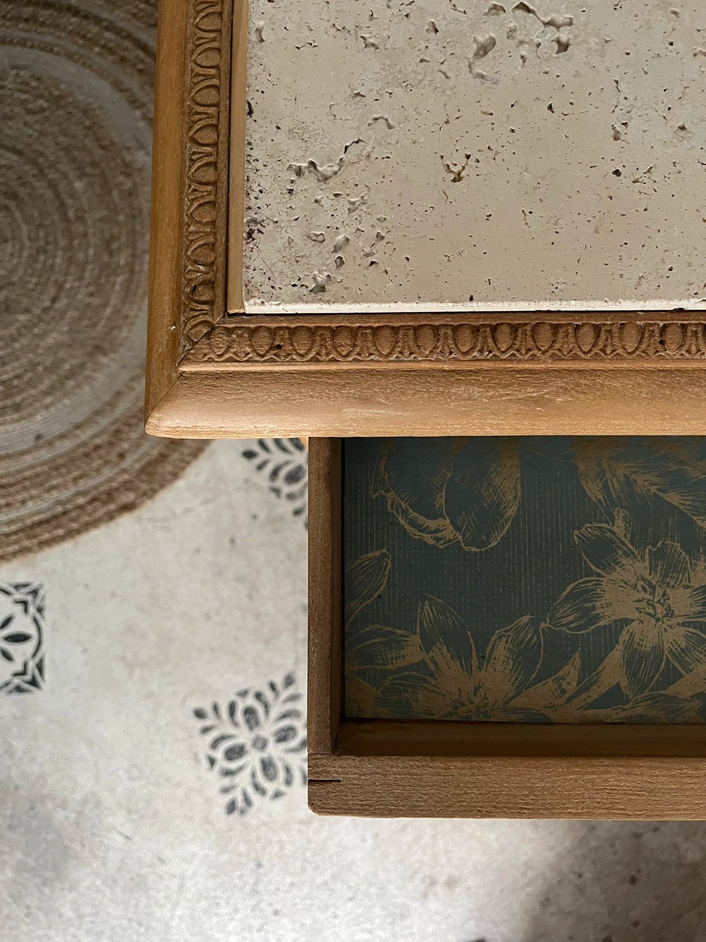 Console petit bureau vintage Calixte sculpté bois massif et marbre