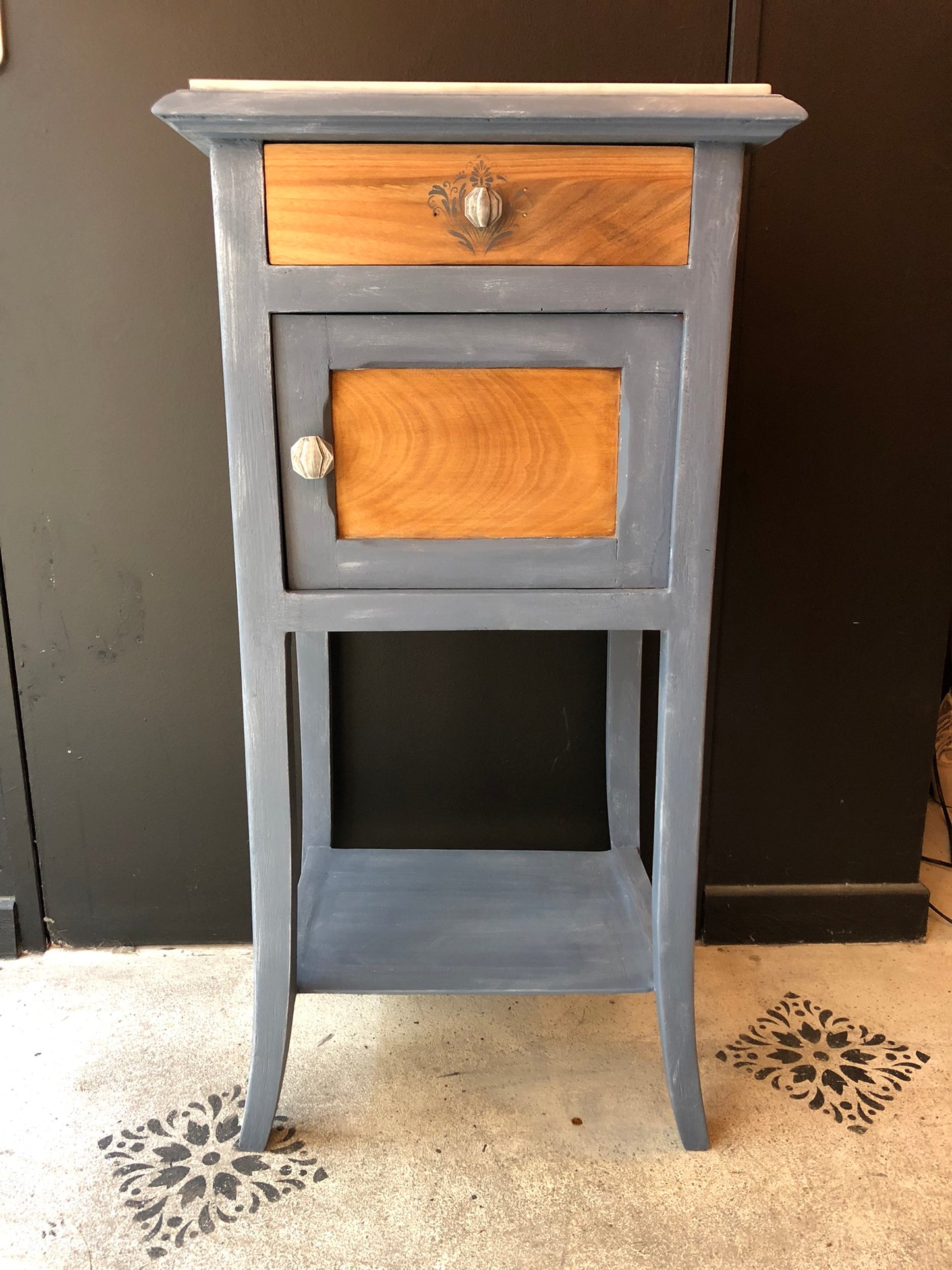 Table de chevet Edgar bois et bleu usé