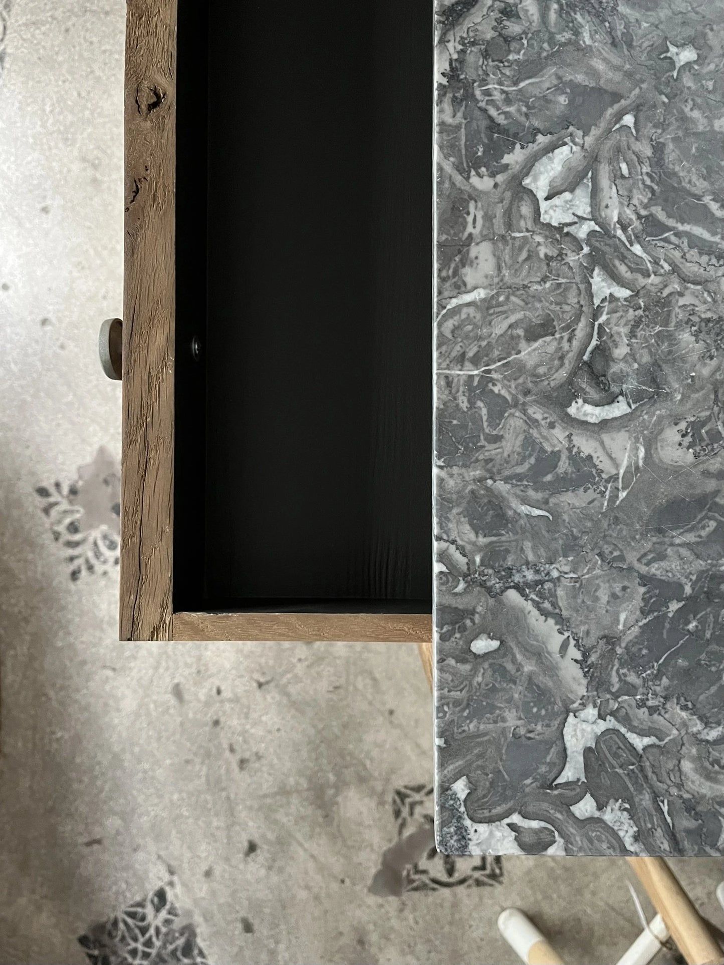 Buffet vintage Art Déco bois massif chêne et marbre