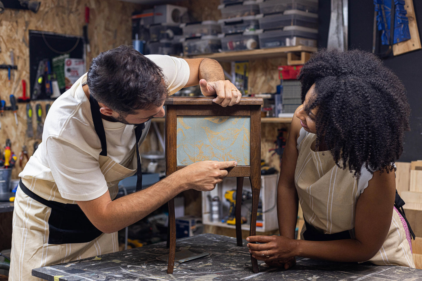 Atelier créatif DIY "Apprendre à rénover et restaurer son meuble vintage bois par soi-même" en 5h