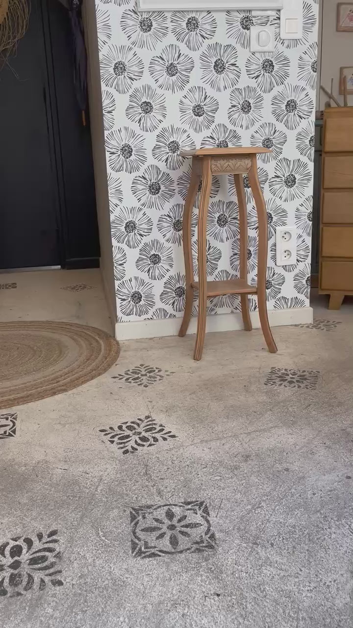 Sellette Agatha bois massif clair motifs ciselés