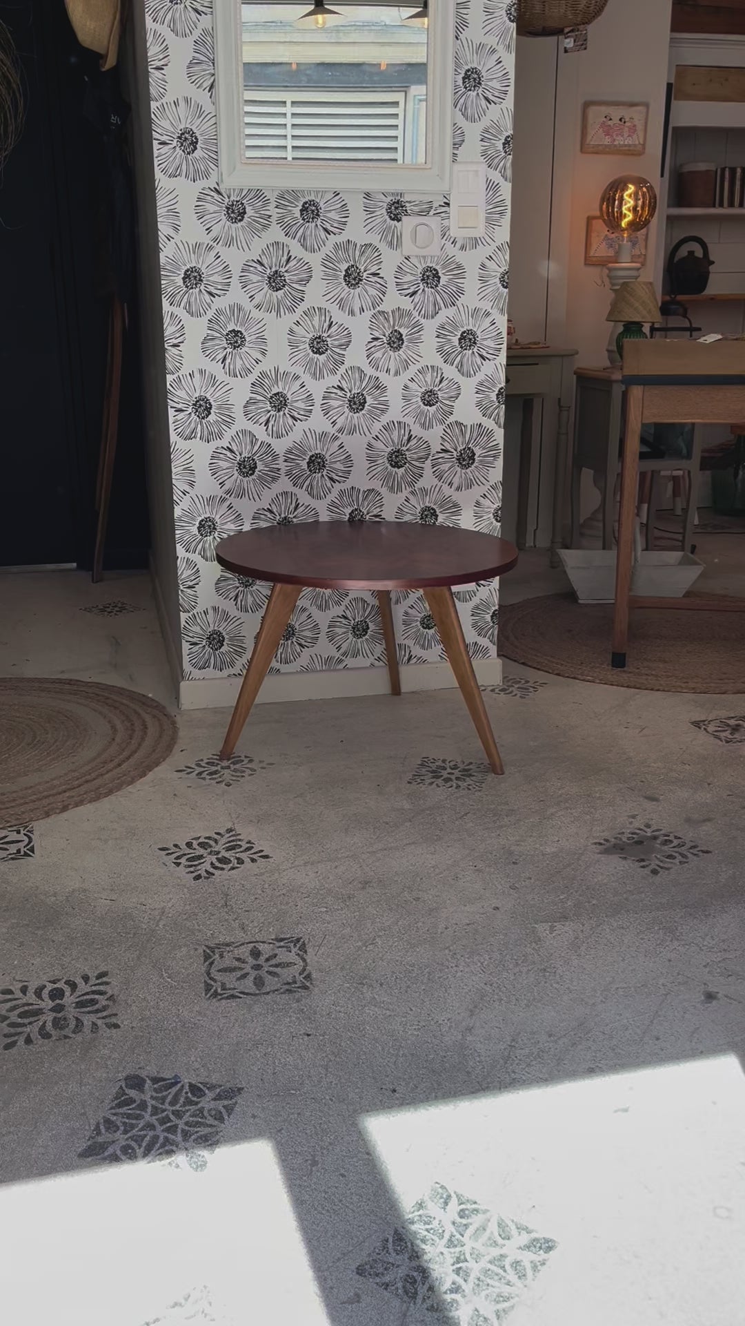 table basse scandinave marqueterie bois pieds compas