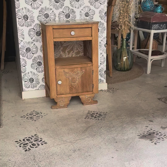 Table de chevet vintage Art Déco Eglantine bois et marbre Bordeaux